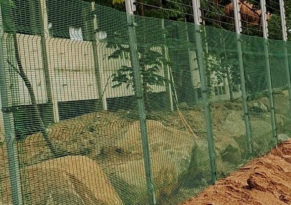 Customized chain-link and razor blade fencing
